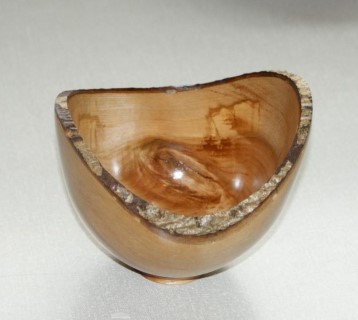 Natural edgd bowl by Keith Leonard